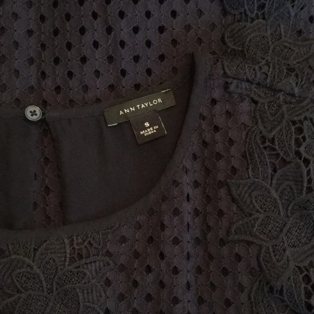 ANN TAYLOR | Mixed Lace Shell / Lace Top - Picture 8 of 10